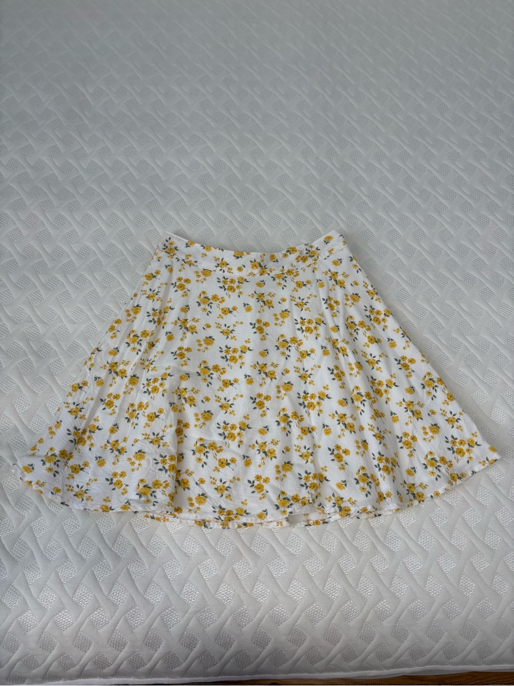 Hollister White Circle Skirt with Yellow Floral Print XS